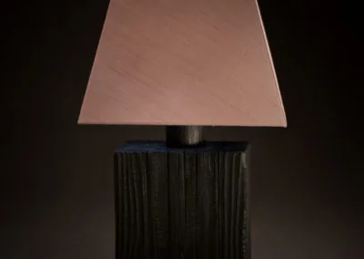 lampe en bois brûlé