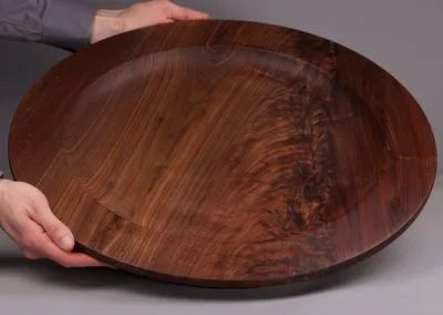 beau plateau de service en bois massif