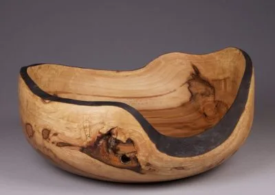 objet en bois déco avec bord brûlé