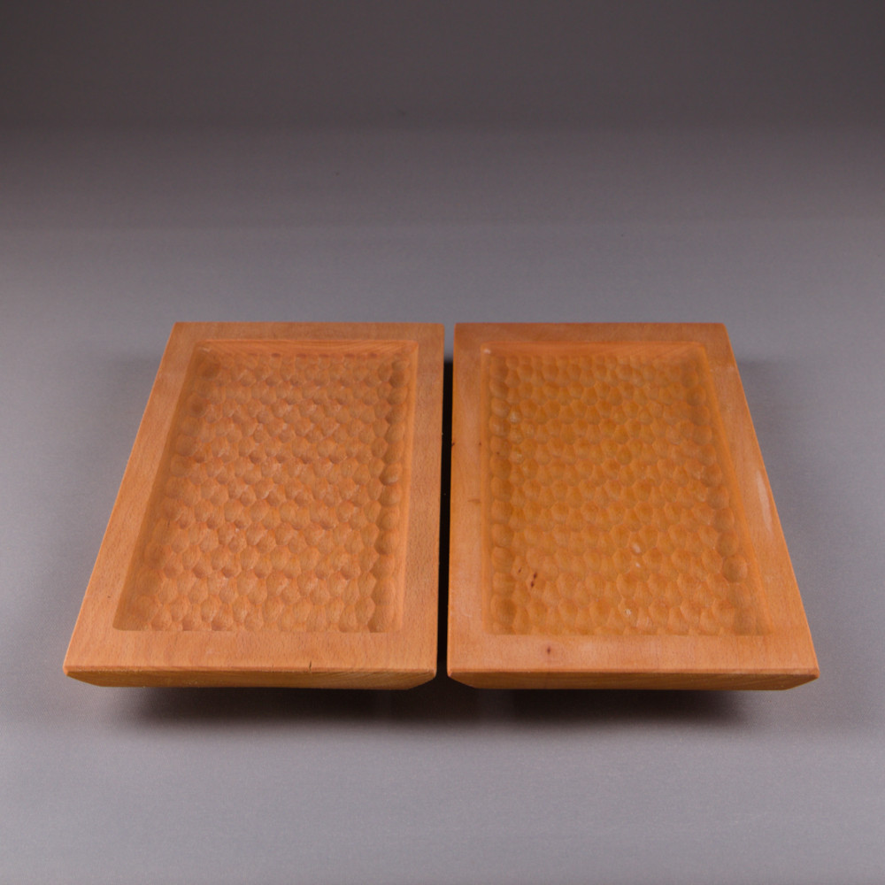 Plateau de présentation en hêtre texturé - gougé – Image 4