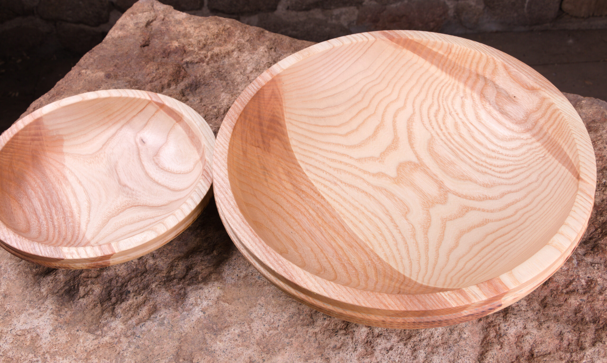 Set Saladier et bol en frêne massif texture cordée – Image 3