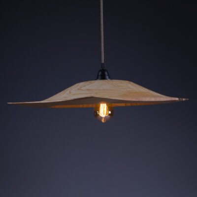 suspension design en bois naturel