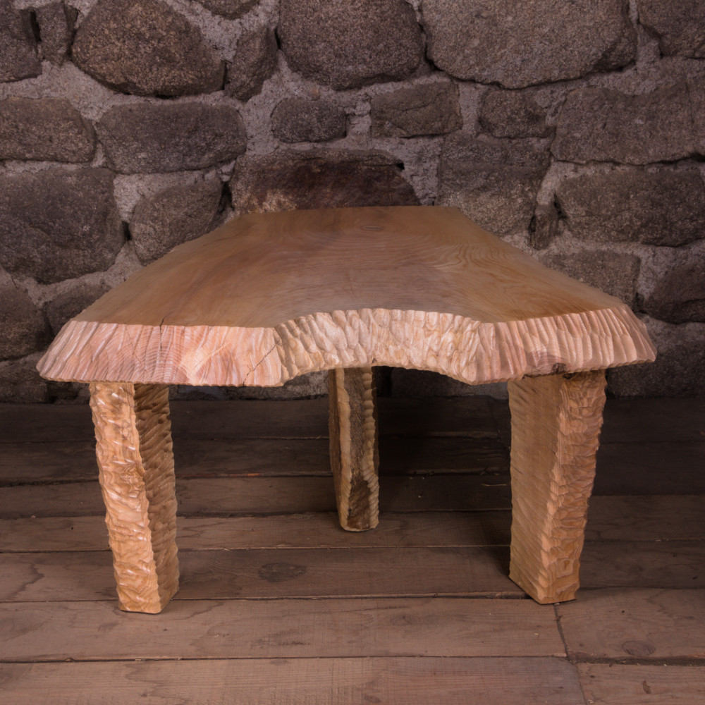 Table basse Wabi-Sabi en frêne massif sculpté – Image 2