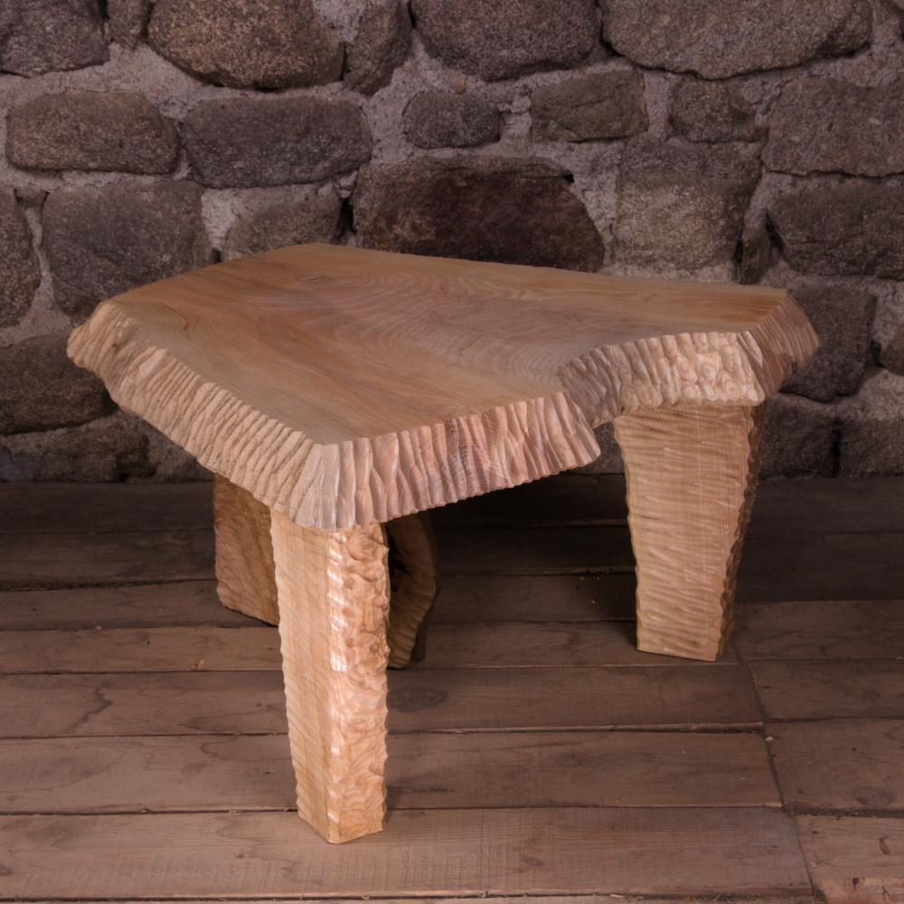 Table basse Wabi-Sabi en frêne massif sculpté – Image 3