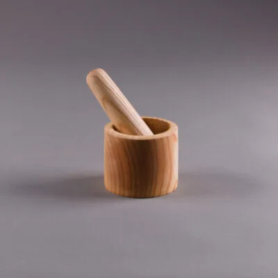 mortier et pilon en bois